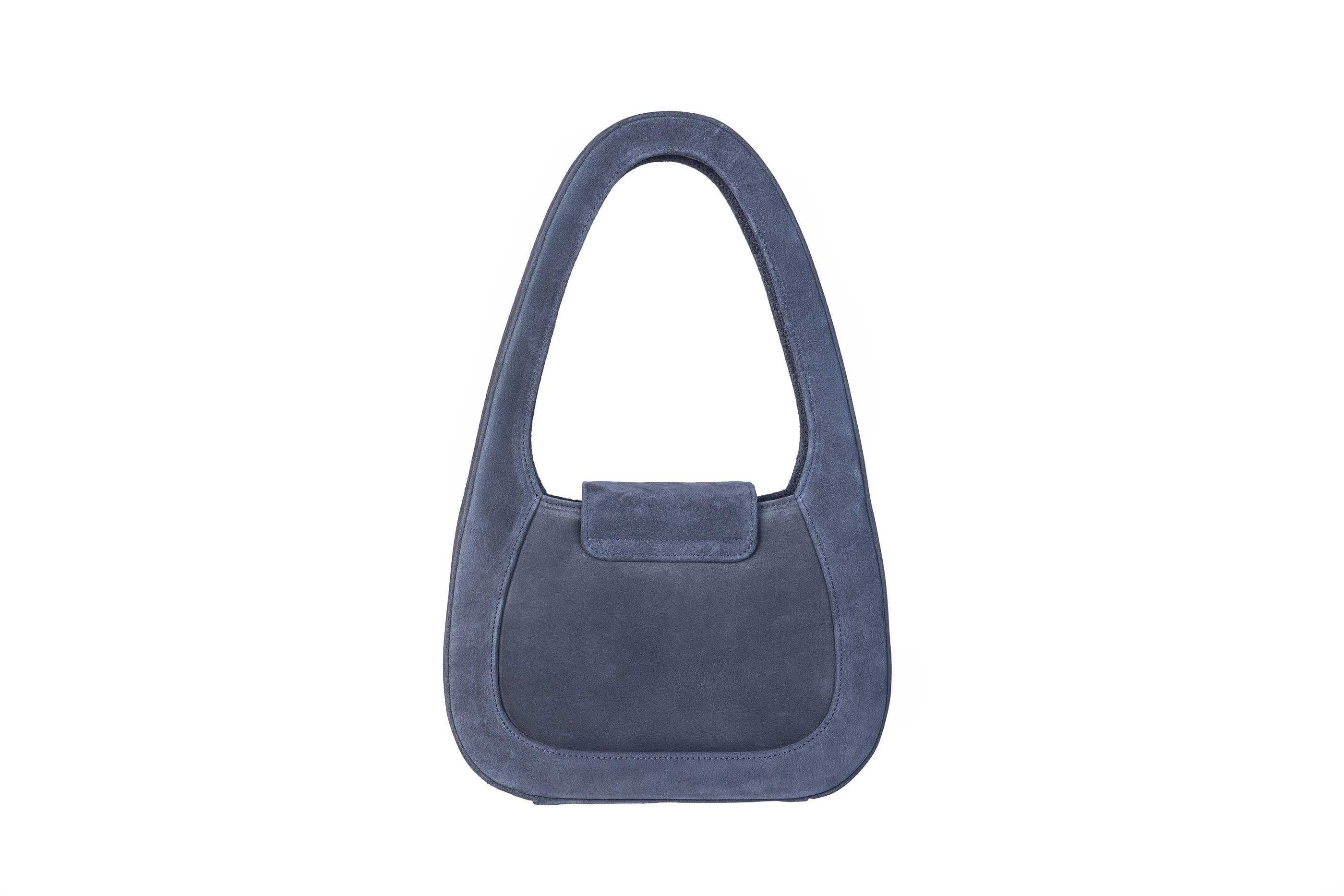 Donna in Navy Blue